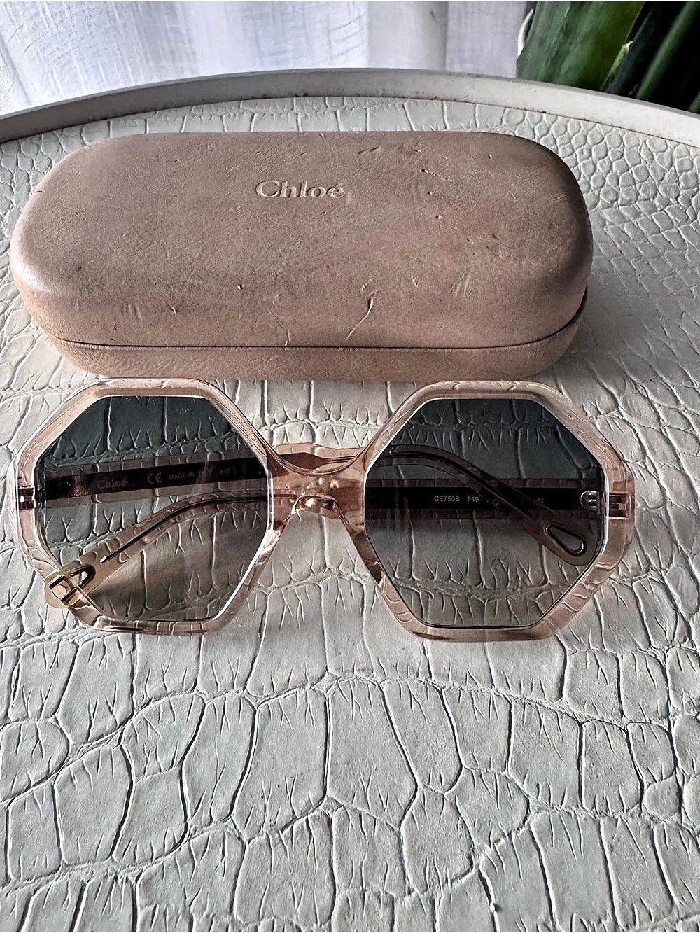 Chloé CE760S Peach Rectangle Cat-Eye Sunglasses Oversized Sunglasses in Pink &